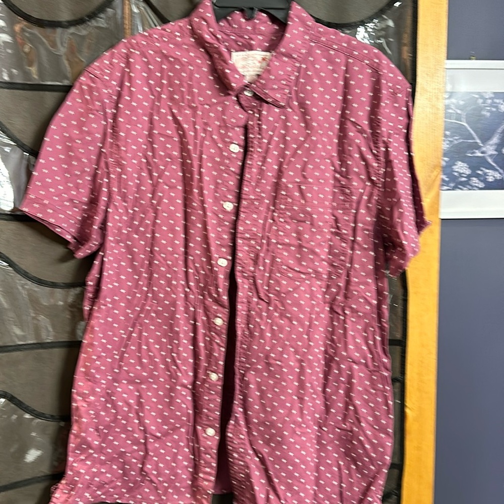 Men’s extra large, American Eagle short sleeve